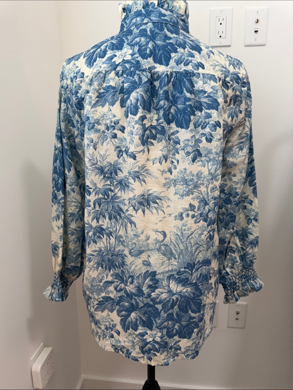 Hyacinth House Tuckernuck Misty Blue Toile Tegan Popover.  Sz Small - Picture 7 of 15